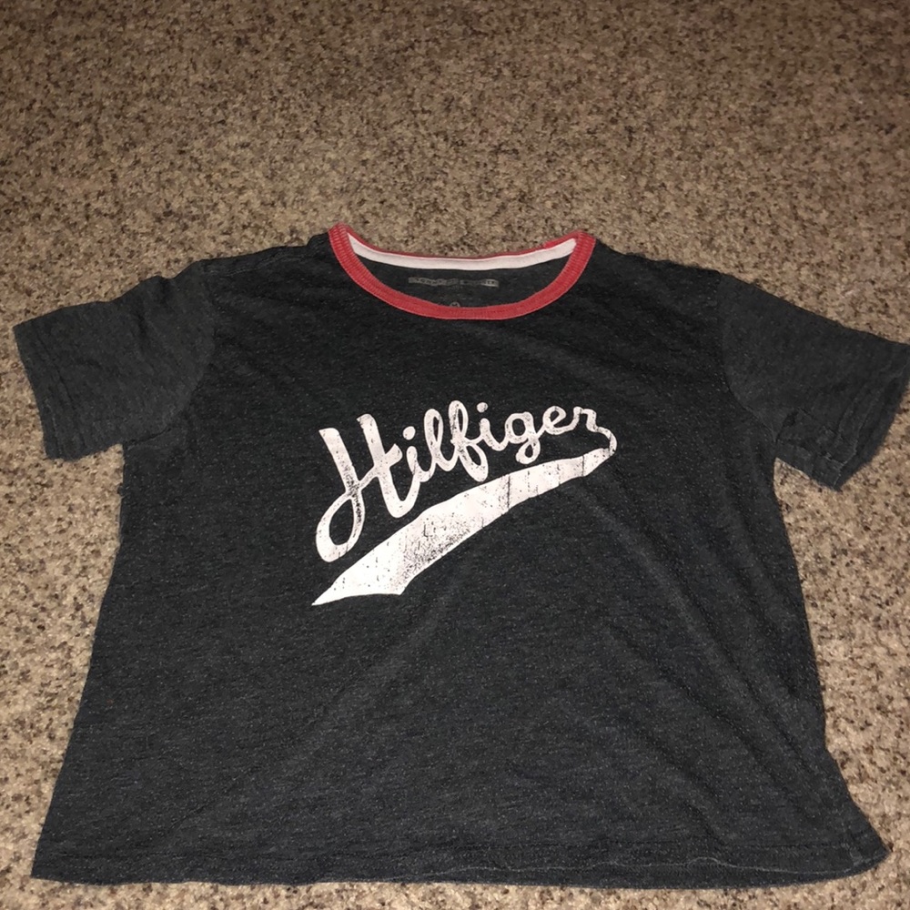 Tommy Hilfiger slightly cropped tee shirt
